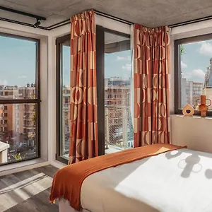 La Belle 4*, Paris Franţa